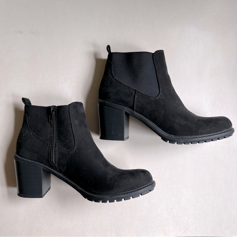 Natural Reflections Natalie Heeled Ankle Boots for Ladies in Black